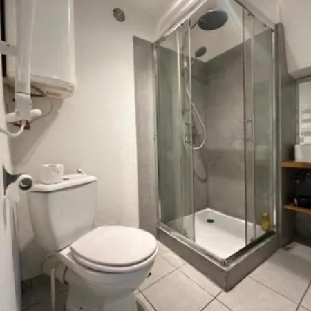 Le Repaire Sarrecrochet *