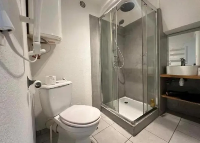 Le Repaire Sarrecrochet *